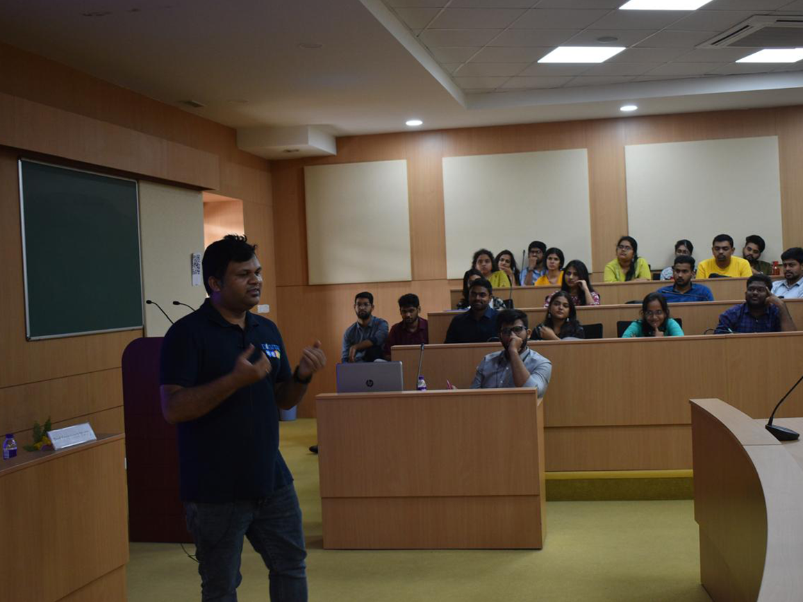 Digital Nest, Digital Nest School of Business